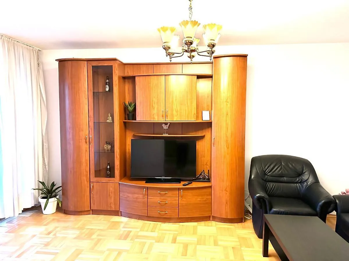 Vintage Bucharest Apartment رومانيا